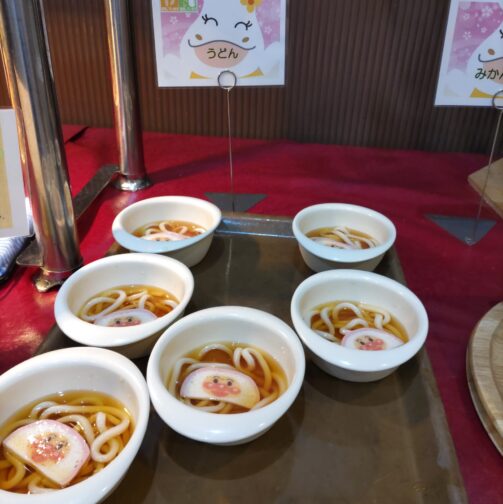 アンパンマン蒲鉾うどん